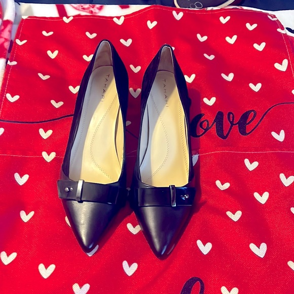 Tahari Shoes Euc Designer Kitten Heels Poshmark